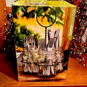 NWT 4 piece flatware caddy, beautiful!